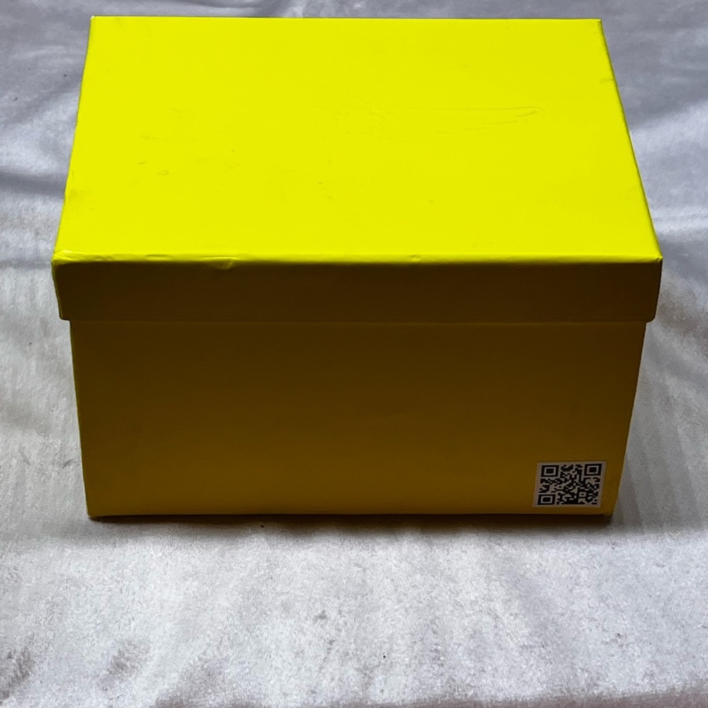 Empty Invicta Yellow Watch Storage Box - Picture 5 of 5